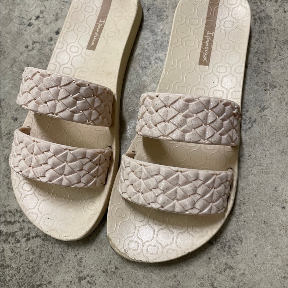 Ipanema Women's Beige Slide Sandals